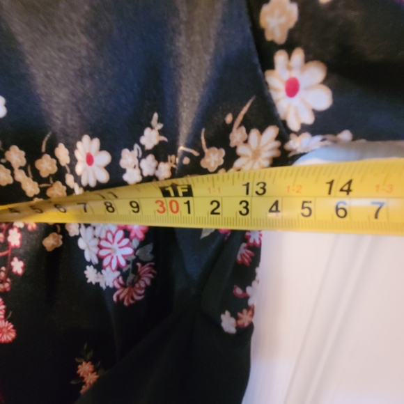 Pretty Moa Moa floral blouse - Picture 12 of 12